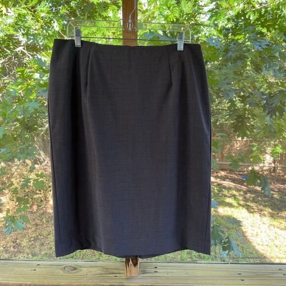 Talbots Woman Grey Basic Pencil Skirt Size 12W. NEW - Picture 1 of 8